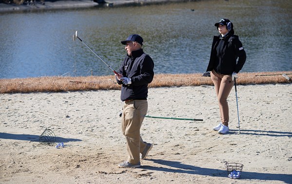 2026年 デサント特集 サンドセーブ率1位の柏原明日架から直接指導を受けると効果てきめん（撮影：有原裕晶） 有原裕晶