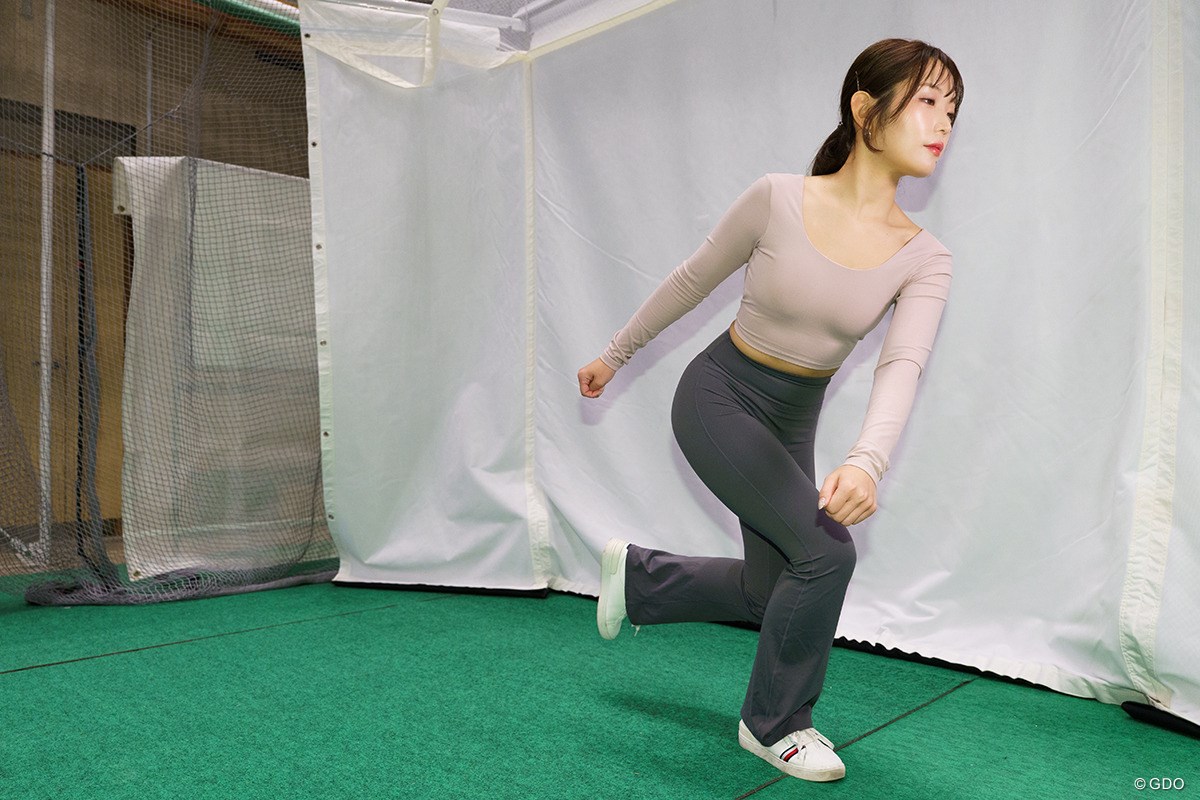 目指せ250yd超！「1本足ジャンプ」で春にはまるで別人に／冬の飛距離UPブートキャンプVol.1 着地後2秒ぐらい止まる意識が大事