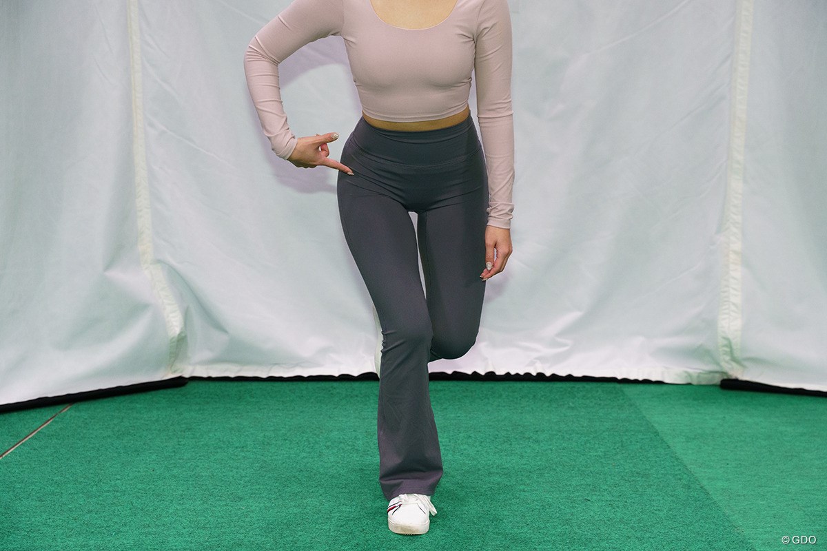 目指せ250yd超！「1本足ジャンプ」で春にはまるで別人に／冬の飛距離UPブートキャンプVol.1 股関節でパワーを吸収するように