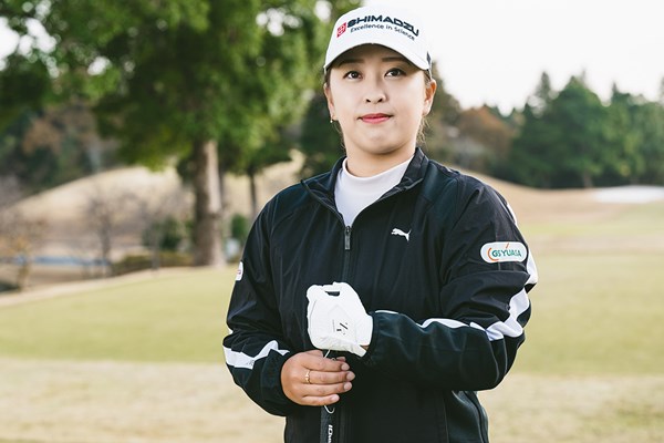 2026年も信頼を寄せるグローブとともにシーズンを戦う西郷真央 ※提供：All-Grip
