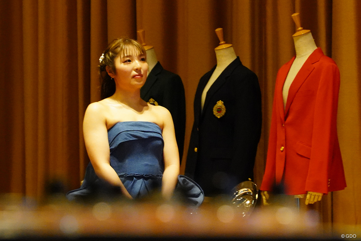 師匠・尾崎将司さんへの思いを胸に年間女王祝勝パーティに出席した佐久間朱莉