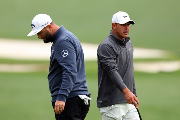 PGAツアーに復帰するブルックス・ケプカ（右）。ジョン・ラームも特別措置の対象だが…※撮影は2023年「マスターズ」(Andrew Redington/Getty Images)