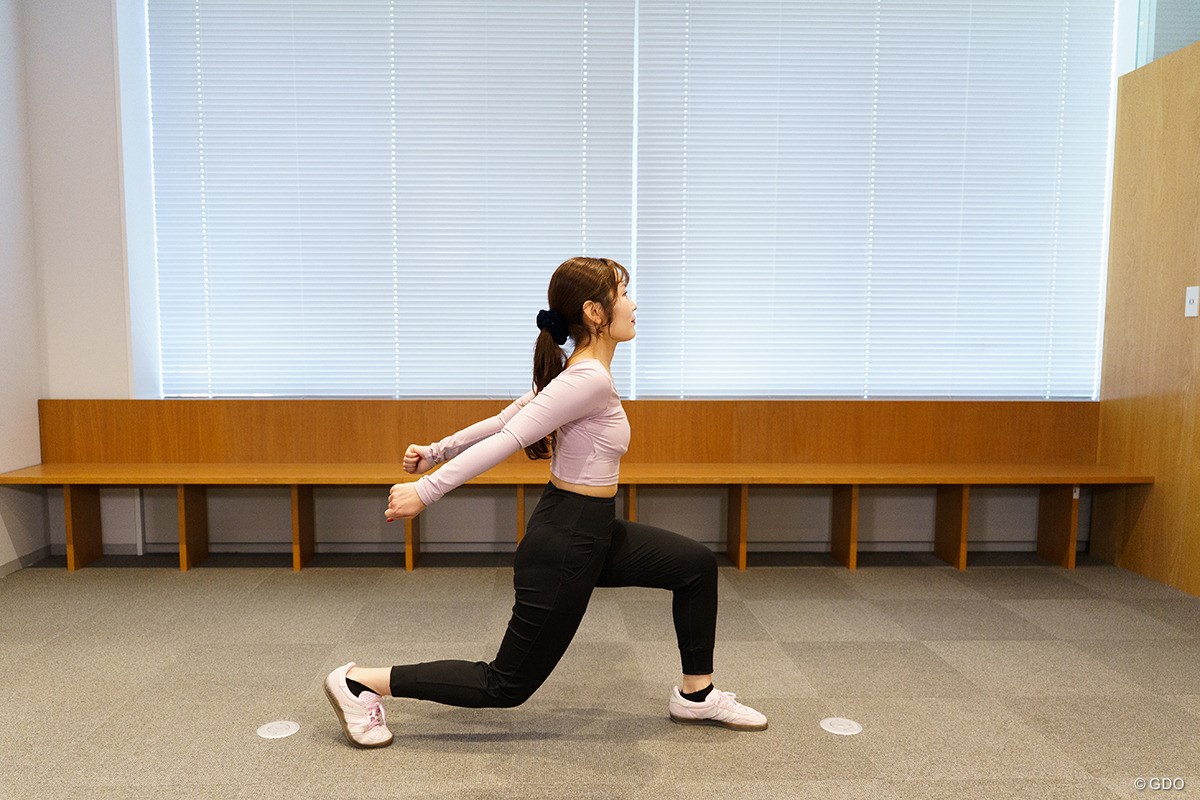 スイングのキレが増し増しに！「足の入れ替えジャンプ」／冬の飛距離UPブートキャンプVol.2 着地後、すぐに次のジャンプ