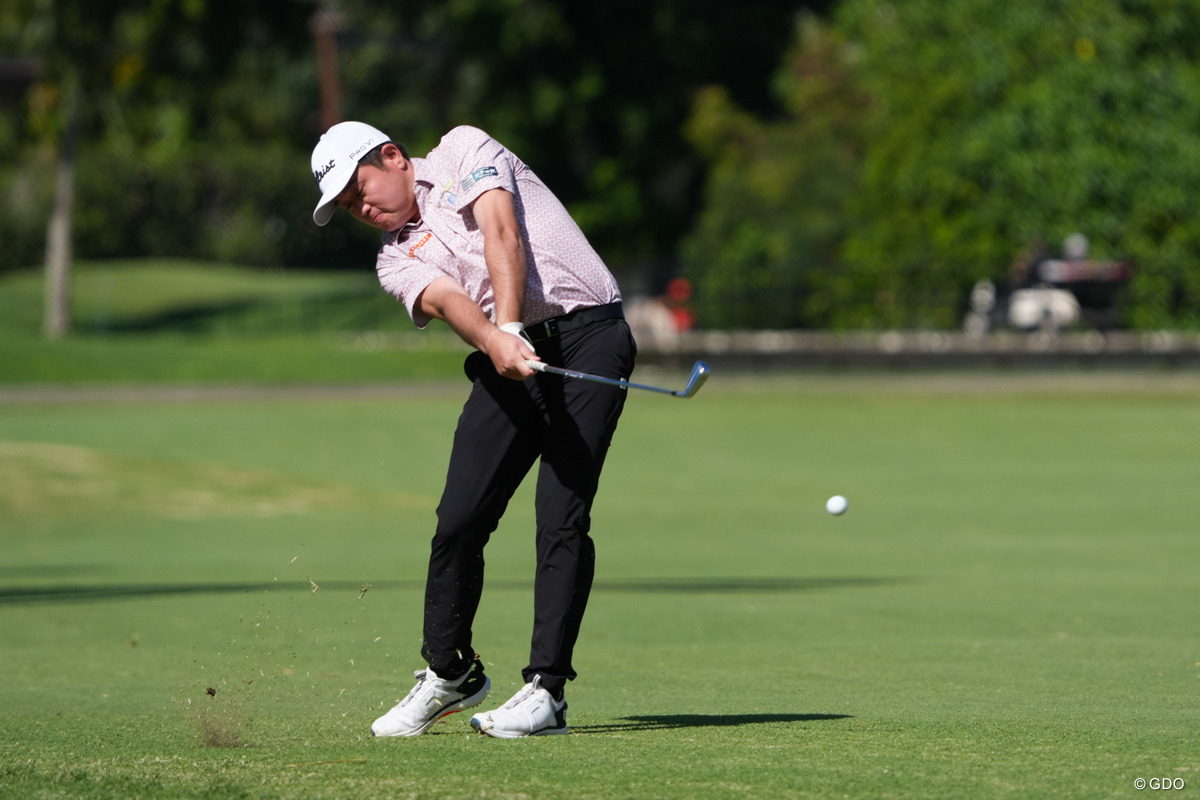 コーチはガレス・ジョーンズ氏