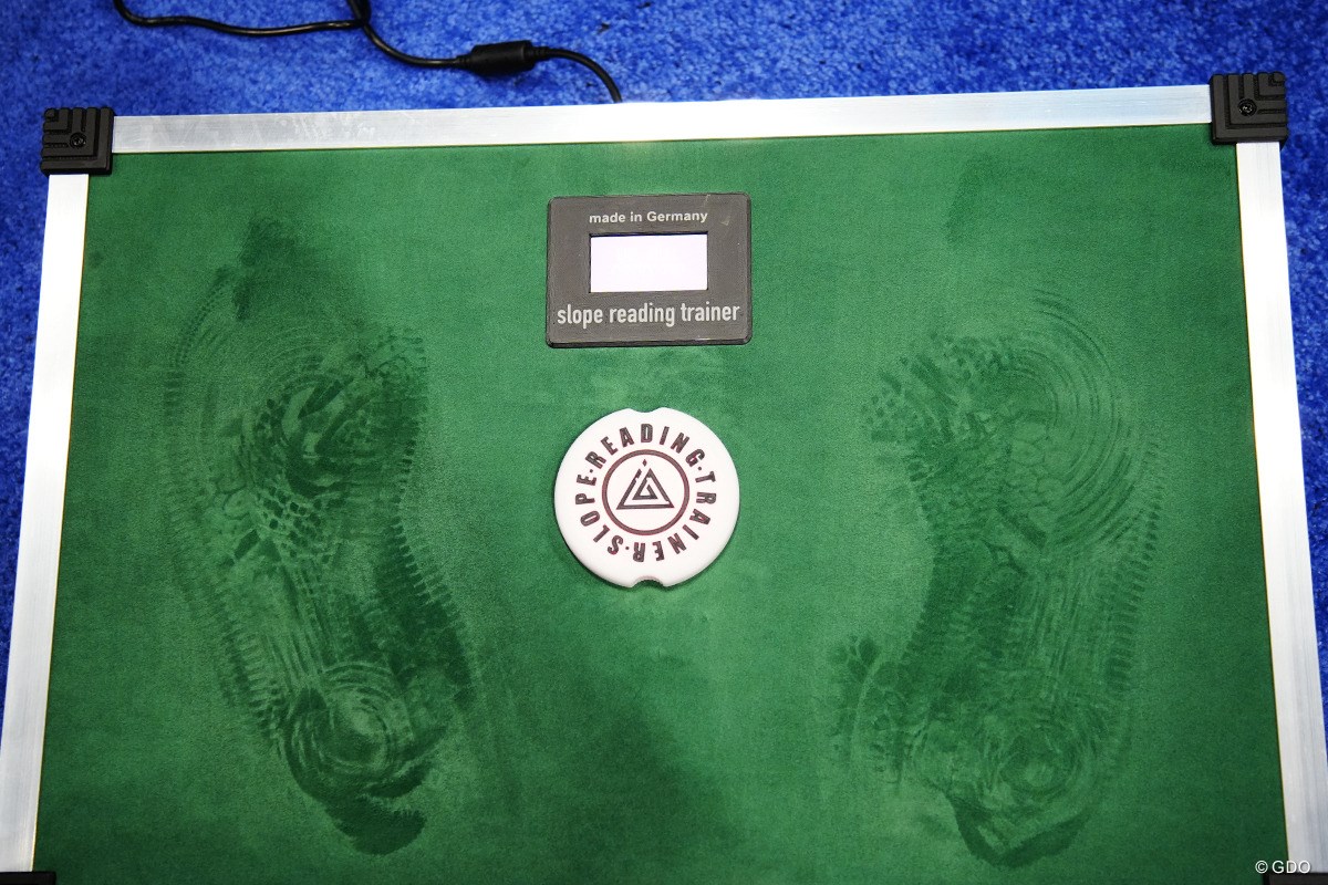 2026年 PGAショー Slope Reading Trainer 左右前後自在に傾く