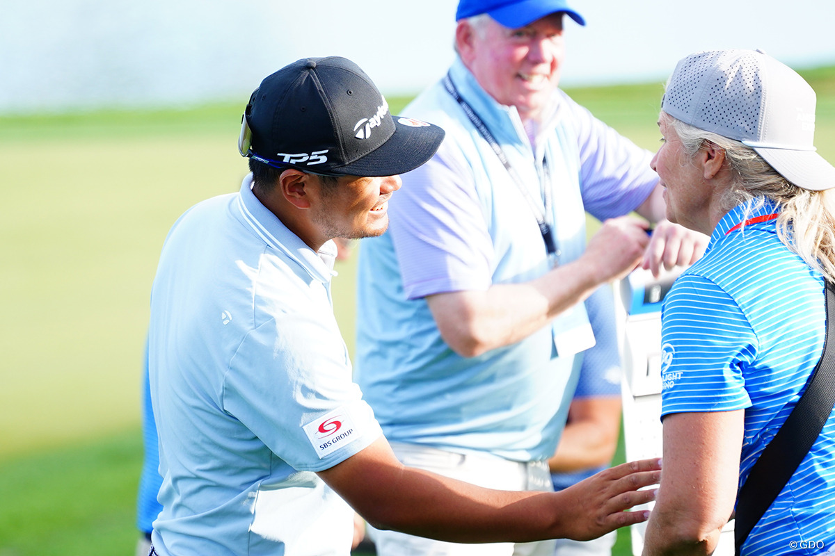 屈託のない笑顔で