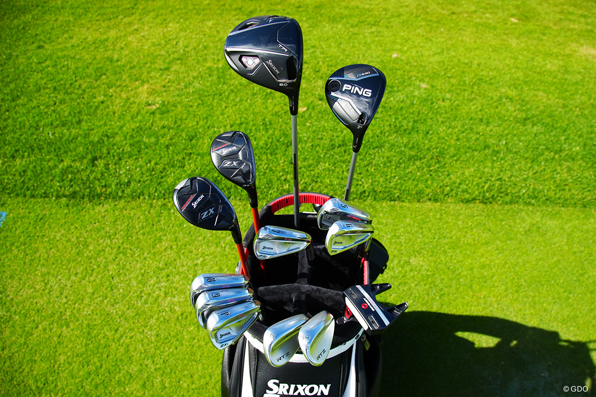 最新クラブセッティング（練習日に使用中の58度ウェッジを抜いて撮影）
