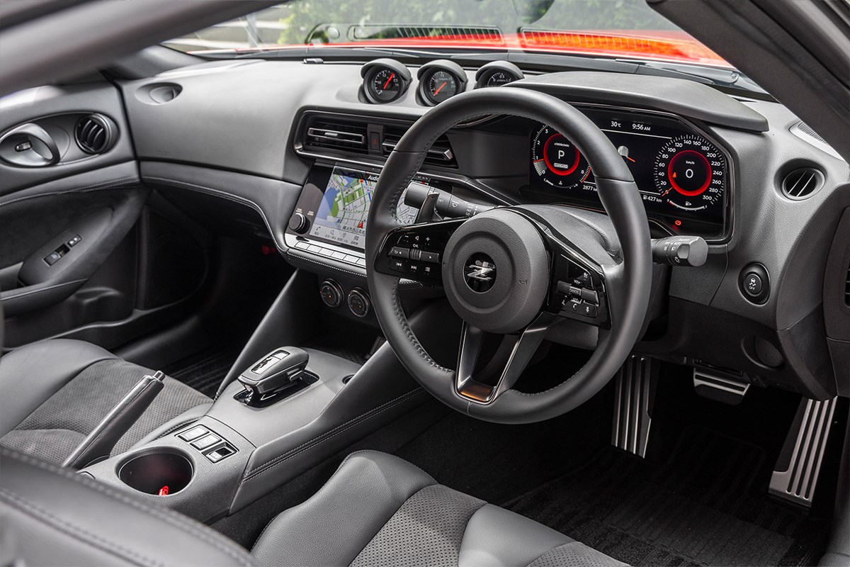 キャディバッグ積載量調査 フェアレディZの運転席周り