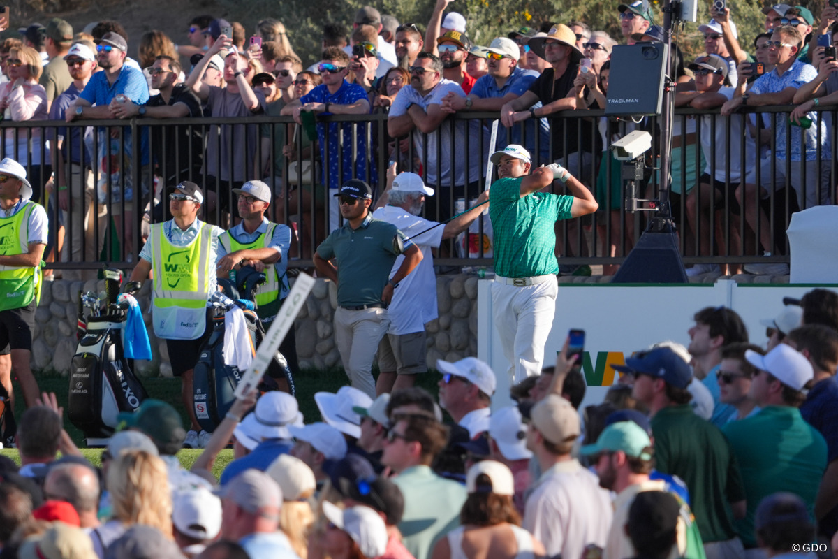 大ギャラリーの中で優勝争い