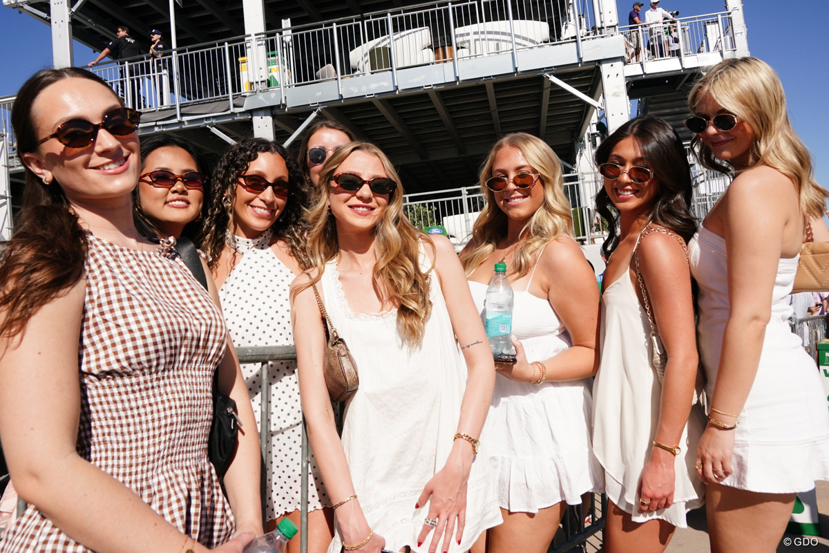 若い女性も大勢