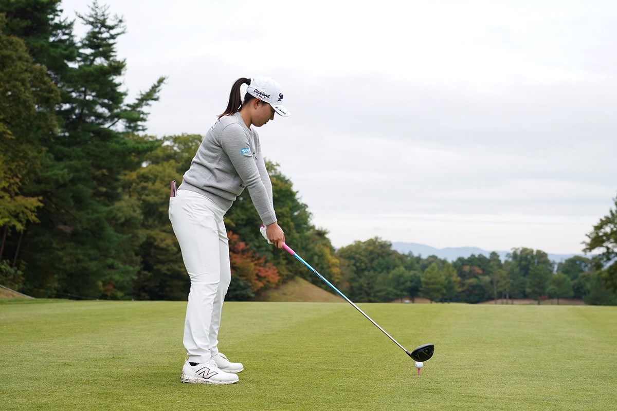 「左を向いてさらに左に振りきる」世界を制すパワーフェード飛ばし方／U-25世代 スイングセルフ解説／竹田麗央 ボールと体の距離感を意識