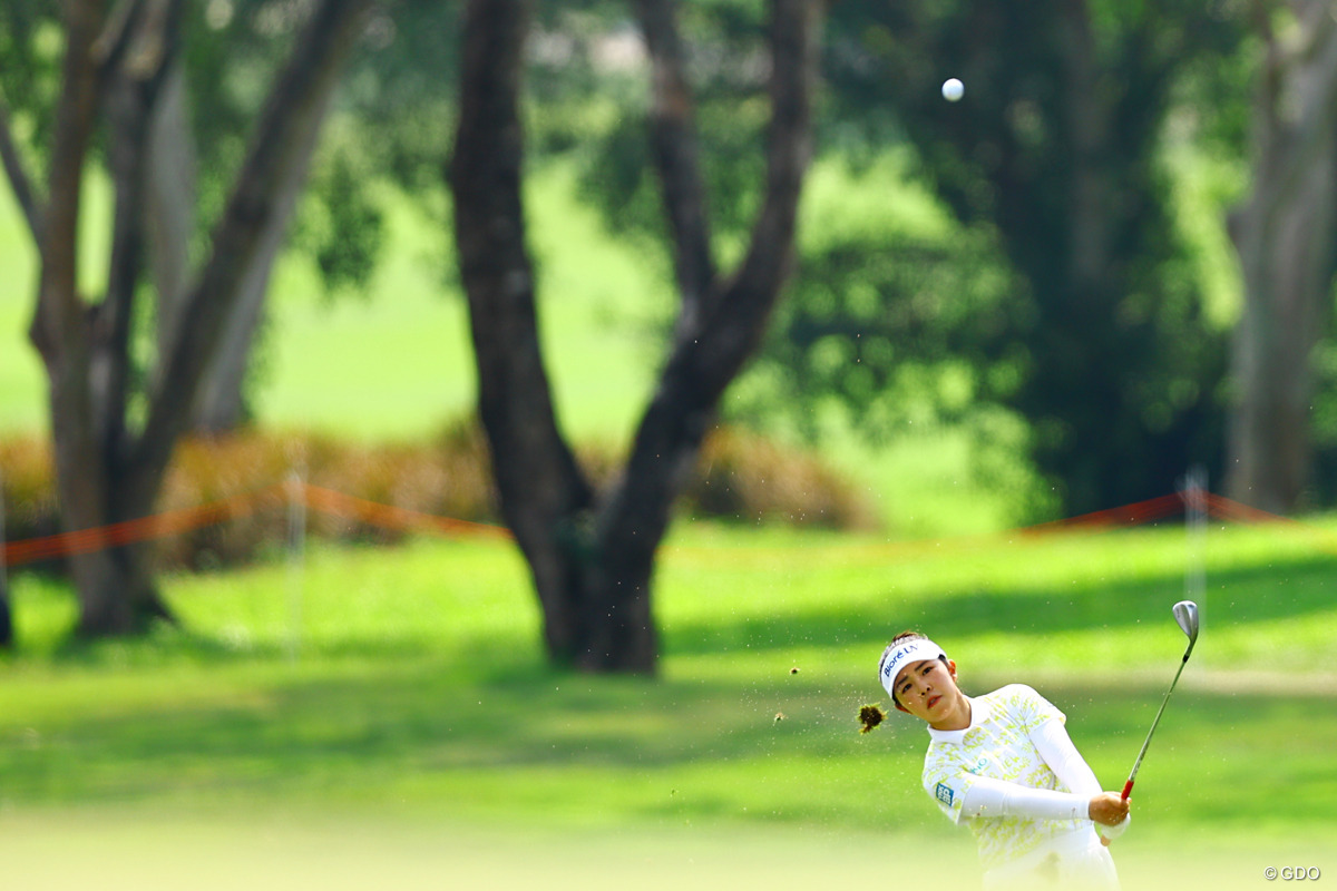 アプローチショットを放つ 2026年 ホンダ LPGAタイランド 3日目 山下美夢有