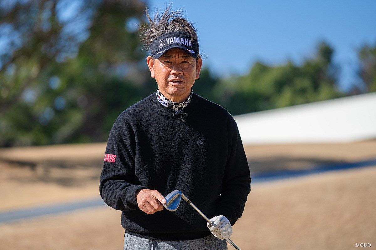 「冬はボールの近くに立ってトウで打つ」ロッコ・メディエイトがお手本【藤田寛之アプローチのレシピ#16／冬芝の定番アプローチ】