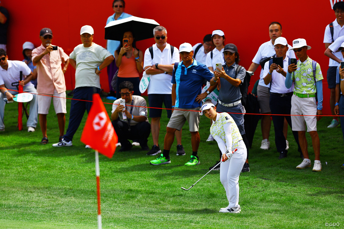 アプローチショットを放つ 2026年 HSBC女子世界選手権 初日 山下美夢有