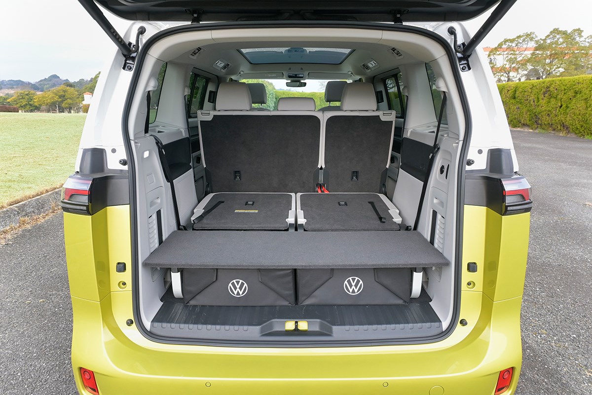 クルマはゴルフギアである ID.Buzz プロ ロングホイールベースの3列目シート使用時のラゲッジスペース。3列目は取り外せるが車内には格納できない