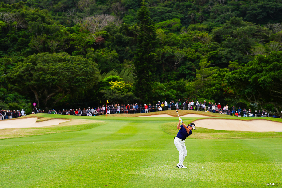 hole9 380yards par4. 2nd shot 2026年 ダイキンオーキッドレディスゴルフトーナメント 初日 岩井千怜