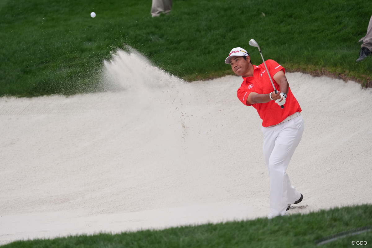 18番のバンカーショットは左足下がりのライでもある 2026年 アーノルド・パーマー招待byマスターカード 初日 松山英樹