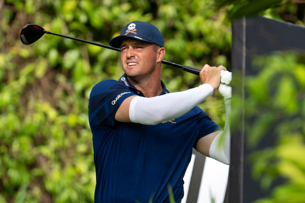 今季初勝利へデシャンボーが単独首位 連勝かかるラーム2位／LIV