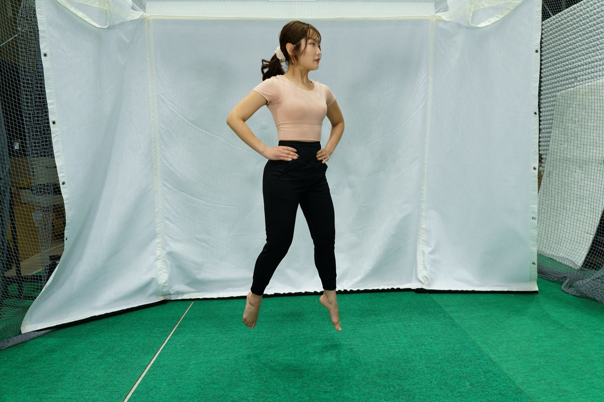 体をねじって…ジャンプ！地面反力を回転スピードに変えるトレーニング／飛距離UPブートキャンプVol.6 ねじった反発を使ってジャンプ