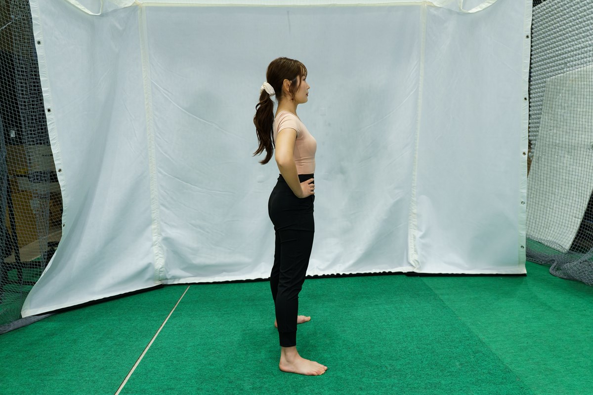 ねじって溜めて…右向け右っ！地面反力で回転力を引き上げる／冬の飛距離UPブートキャンプVol.6 着地後、最初の姿勢に戻って同じ動作を繰り返す