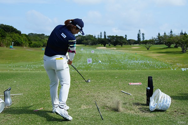 2026年 Vポイント×SMBCレディスゴルフトーナメント 事前 永峰咲希 今季からボール契約を結んだ永峰咲希