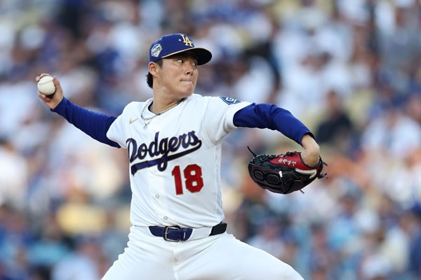 画像詳細 2026年 矢田修トレーナー やり投げ、ブリッジ…山本由伸投手の個性派トレーニングはゴルファーにも効果てきめん?|GDO ゴルフ ...