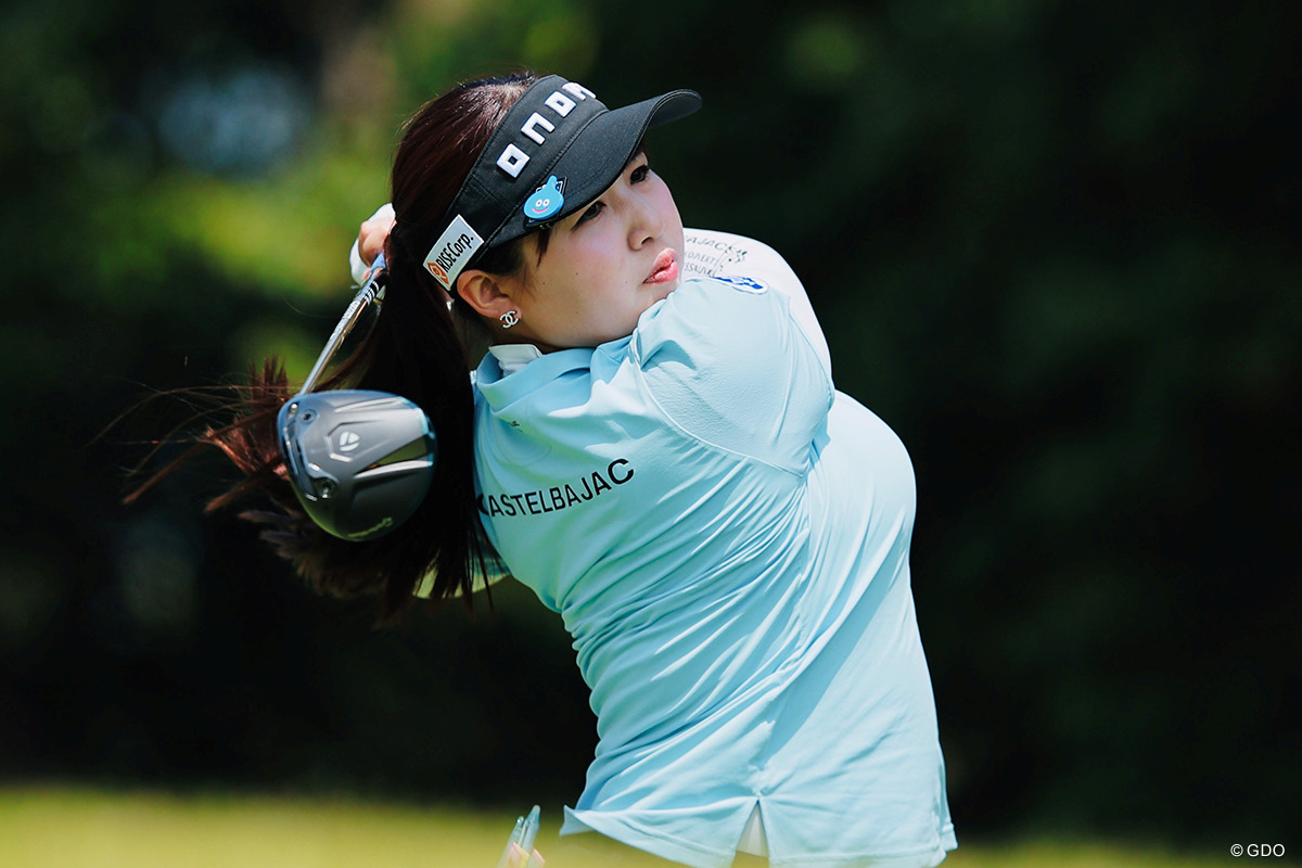 「ショットが安定」の小林光希がツアー初Vへ首位浮上 高橋彩華も並走