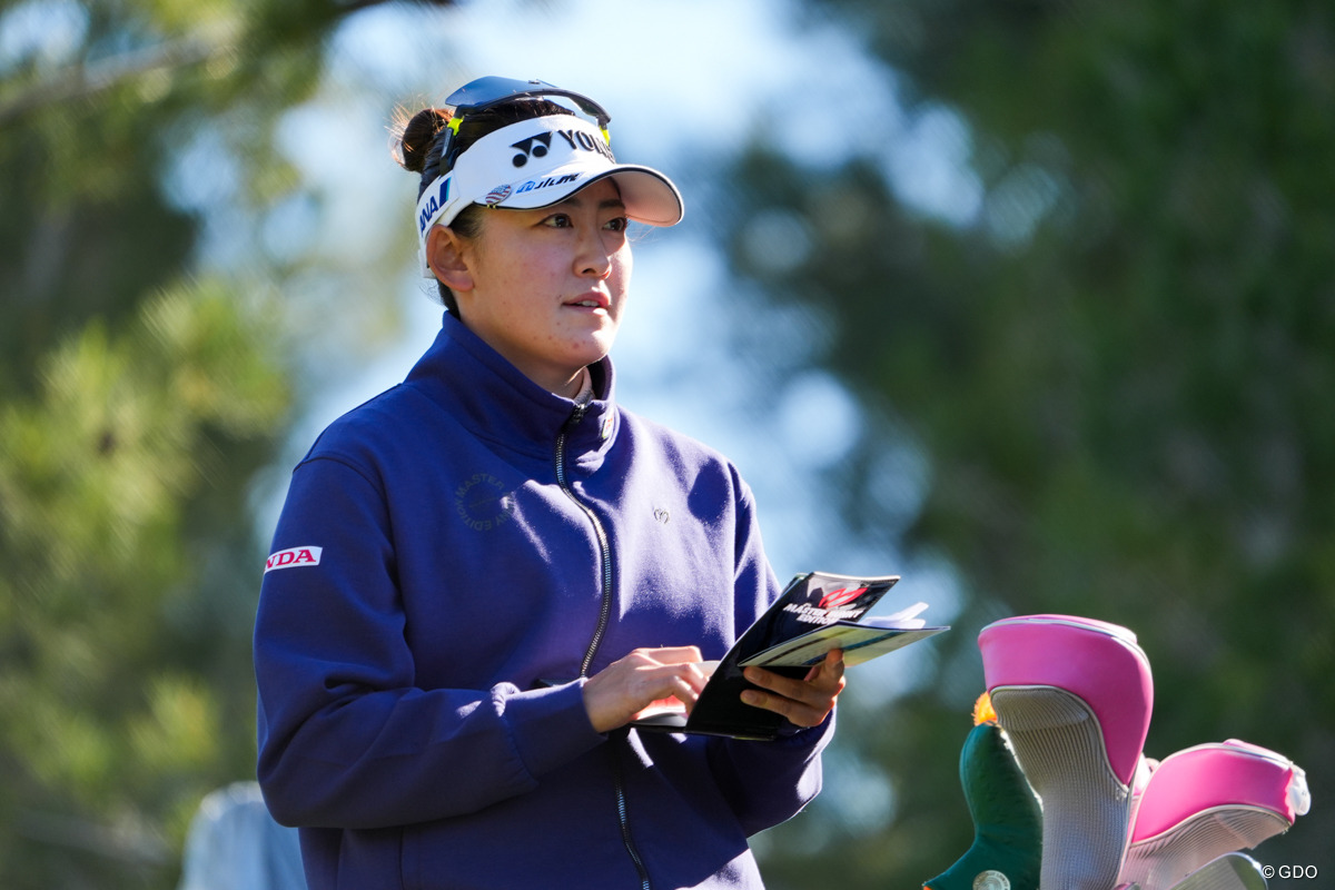 強風の難コンディションも岩井ツインズはともに「71」