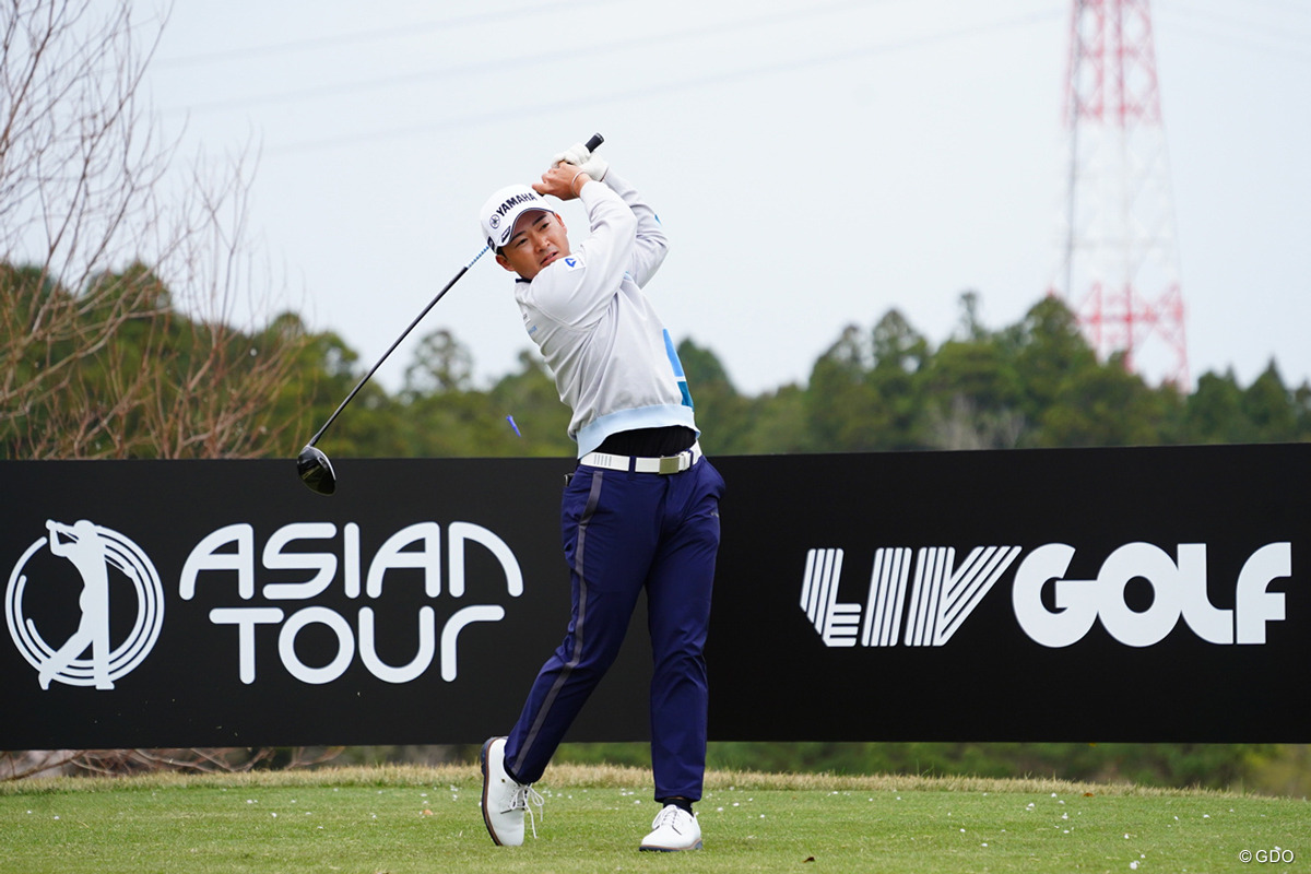 「お風呂もおむつ替えも」今平周吾がパパ初勝利へ首位浮上 細野勇策3打差6位