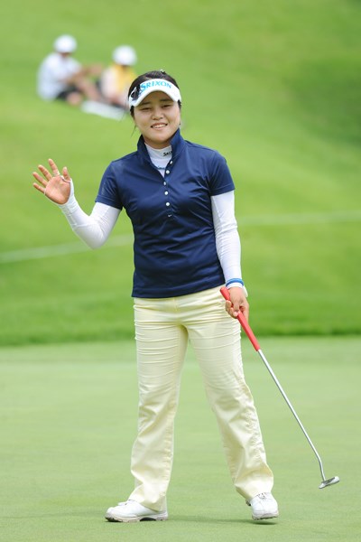 2011年 日医工女子オープンゴルフトーナメント 最終日 カン・ヨウジン 久しぶりの上位フィニッシュやから、笑顔もでますわなァ。ベスト5の内、アーヤ以外はすべて韓流選手でした。ブルブル・・・。5位