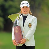 高橋彩華がツアー3勝目 最終ホールの劇的イーグルで追いつきプレーオフ制す