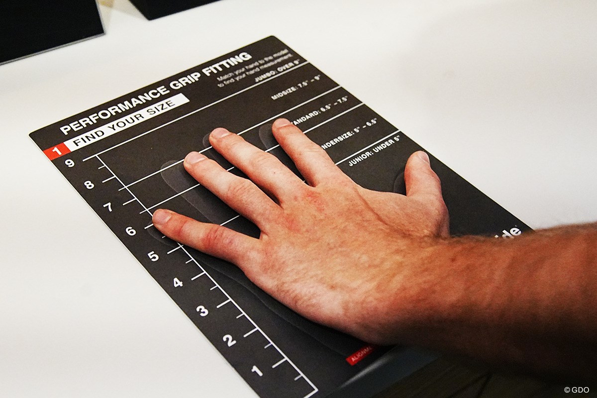 「たがが握り、されどの…」世界NO.1の“グリップ屋さん”に潜入取材 人気の理由は？／大人の社会科見学 in U.S.A.「GOLF PRIDE」 フィッティングではもちろん手のサイズを測る
