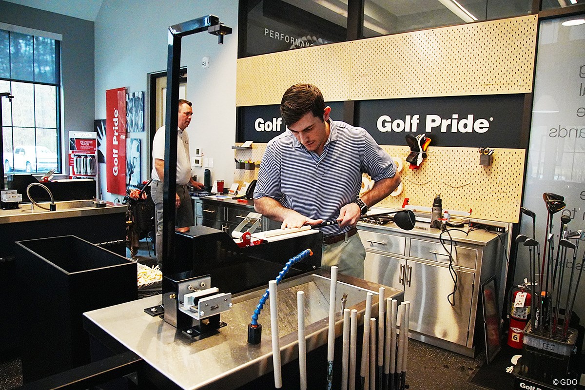 「たがが握り、されどの…」世界NO.1の“グリップ屋さん”に潜入取材 人気の理由は？／大人の社会科見学 in U.S.A.「GOLF PRIDE」 グリップ交換をライブで見られる