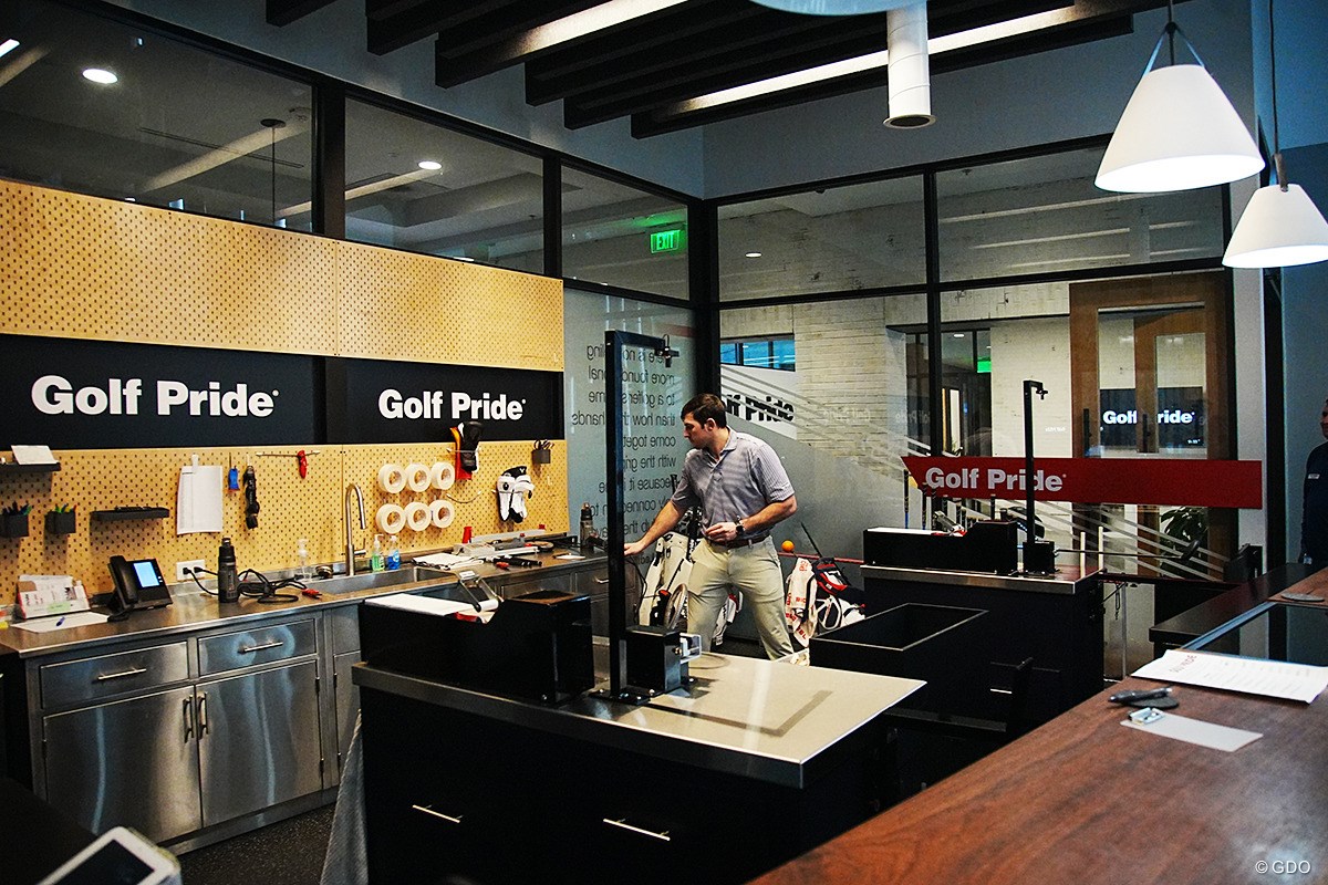 「たがが握り、されどの…」世界NO.1の“グリップ屋さん”に潜入取材 人気の理由は？／大人の社会科見学 in U.S.A.「GOLF PRIDE」 工房内は非常にオープン