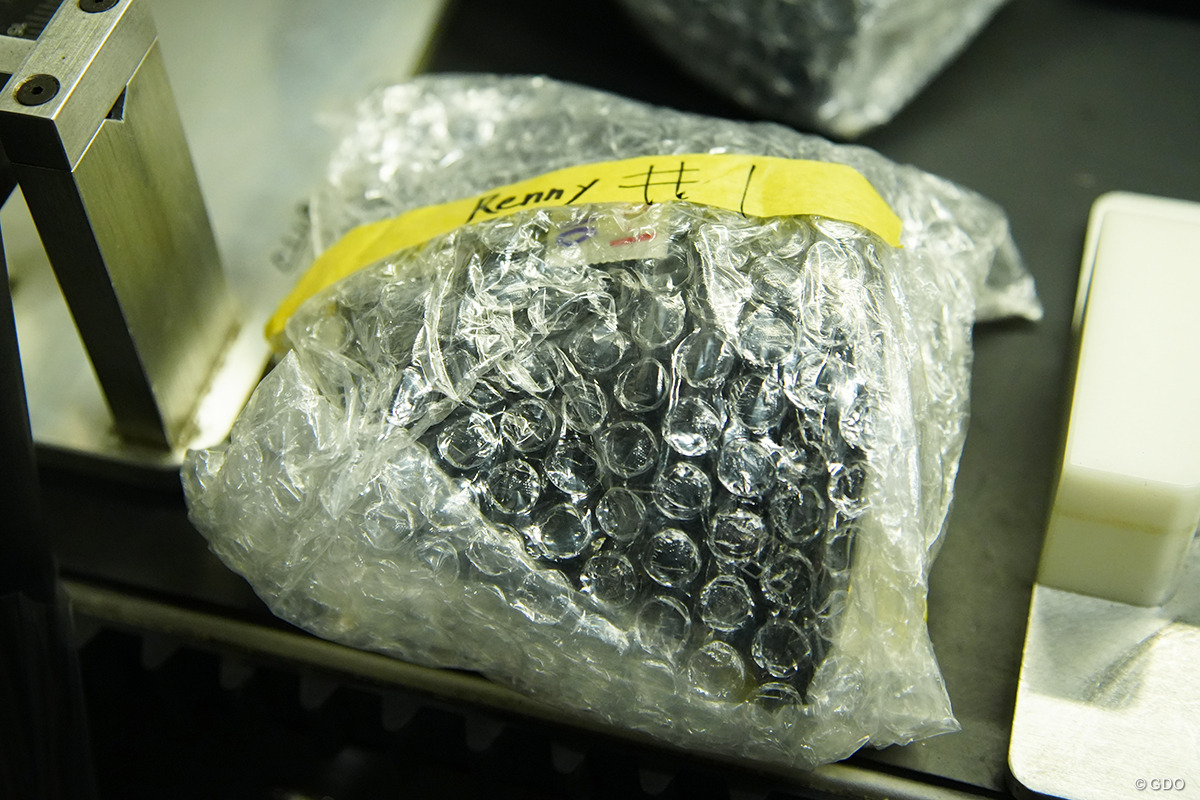 新しいドライバーのヘッドをツアーバンの中で発見 2026年 東建ホームメイトカップ 事前 米澤蓮