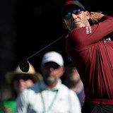 歴代王者が2番ホールでドライバーたたき折る 試合中に大会から“注意”か