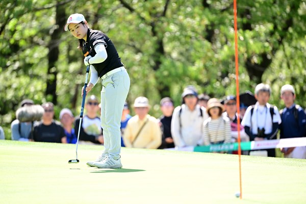 コーチのすすめで投入した長尺パターで勝利を手にした (Atsushi Tomura/Getty Images)