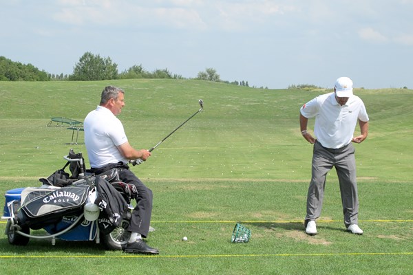 2011年 ゴルフの楽しみをすべての人に ＜フランス障害者ゴルフの現状＞ 日本ツアー出場経験のあるトマ・ルベも指導を行う