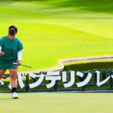 スーツケースは衣服用で4つ 「絵は下手」な鈴木愛はオリジナルウェア100着と遠征中