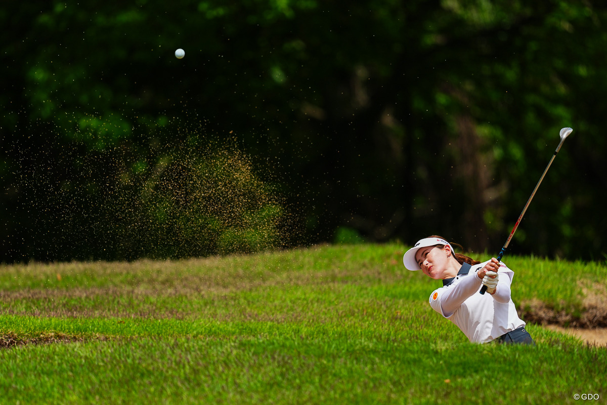 Hole1 372yards par4  bunker shot 2026年 KKT杯バンテリンレディスオープン 2日目 青木香奈子