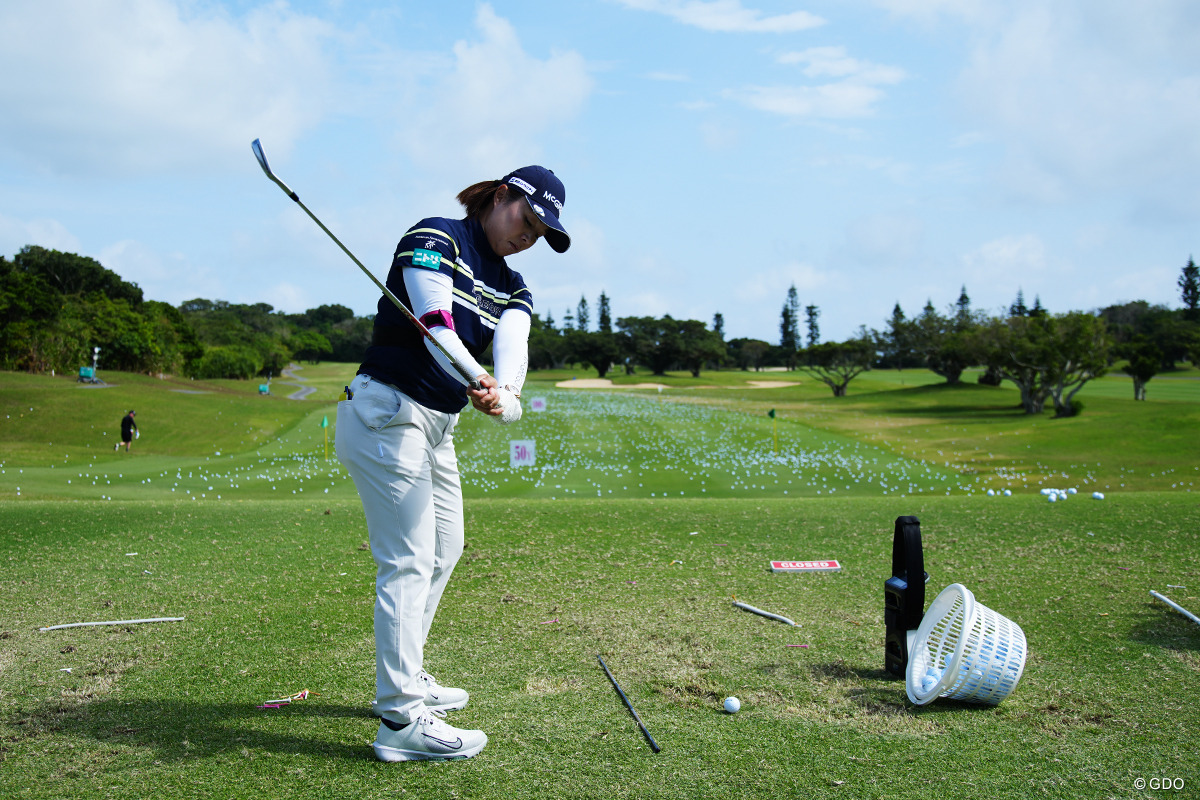 永峰咲希の優勝をアシストした練習器具 「スライダー」 右ひじに着ける