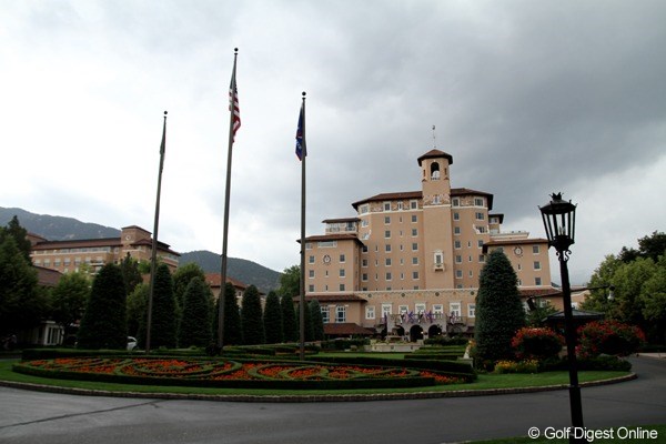 2011年 全米女子オープン事前情報 ブロードモアホテル コースは巨大リゾートの一部。中心には立派なホテルば鎮座する