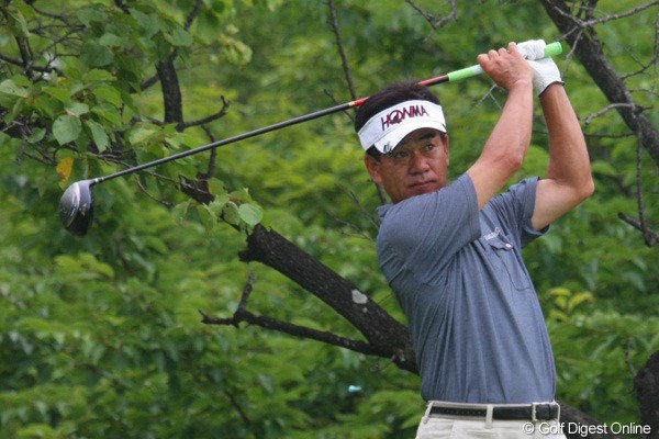 2011年 トータルエネルギーCUP PGAフィランスロピーシニアトーナメント 2日目 佐藤剛平 最終日を単独首位で迎える佐藤剛平、普段通りのゴルフが出来れば優勝も近い？