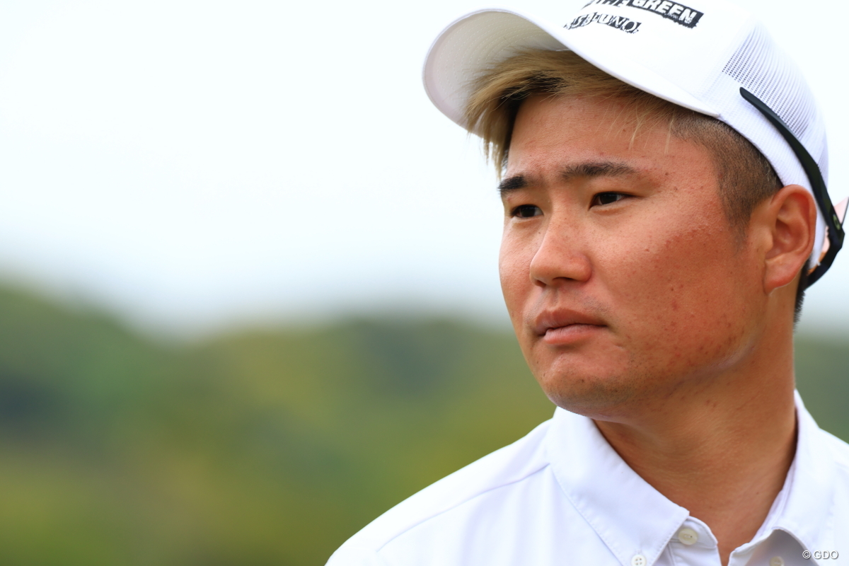「アイアンは半インチ短く」こだわりの14本で長野泰雅が首位浮上