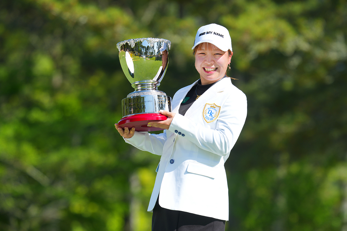 ルーキー高田菜桜が下部初V 1打差2位に小林夢果、荒川怜郁、福田萌維