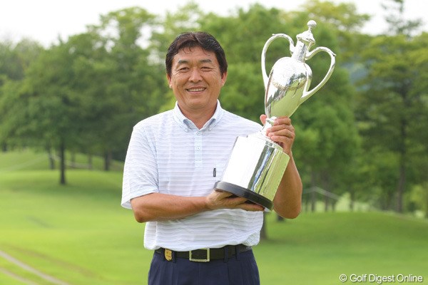2011年 トータルエネルギーCUP PGAフィランスロピーシニアトーナメント 最終日 羽川豊 シニアツアーデビュー3年目にして、自身20年ぶりのツアー優勝を手にした羽川豊