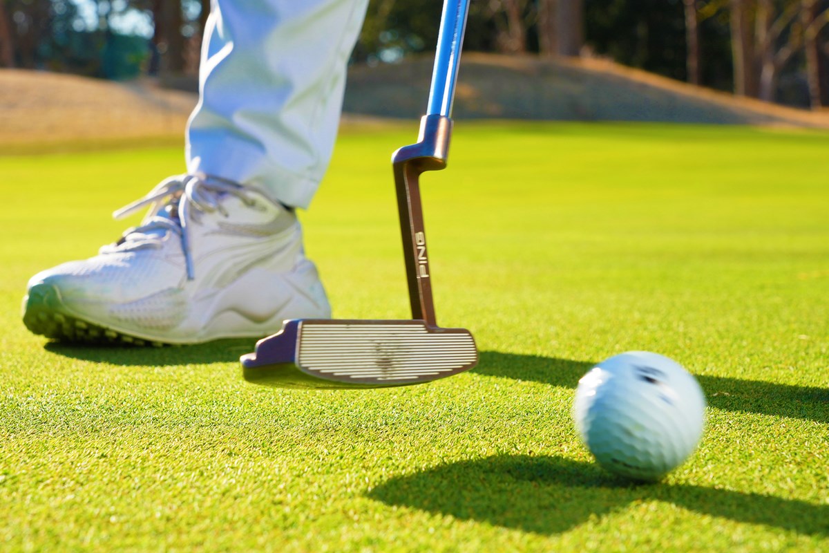 下りパットはお尻を突き出して！ ソフトに押し出してジャストタッチ♪ 平塚新夢