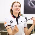 デザインも実はハワイのテイストが由来だったことに気づき「一番長く使っているかもだけど知らなかった」と三浦プロ（撮影：落合隆仁）