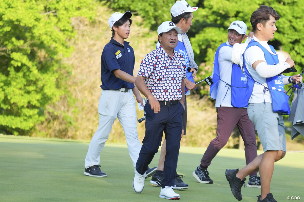 16歳アマチュア貞方俊輝（左）と回った70歳 2026年 関西オープンゴルフ選手権競技 2日目 倉本昌弘