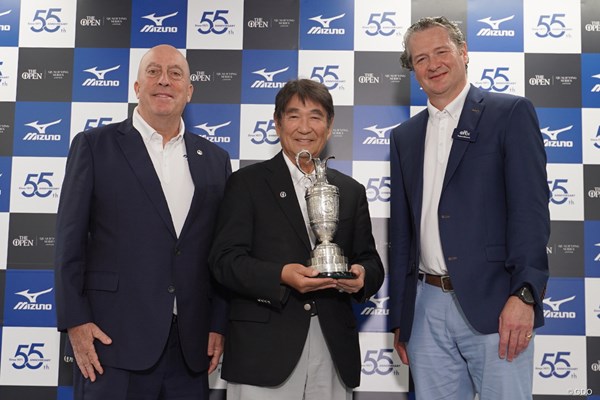 会見した(左から)R&Aのドミニク・ウォール氏、ミズノの水野明人社長、大会委員会のルパート・エルウッド氏